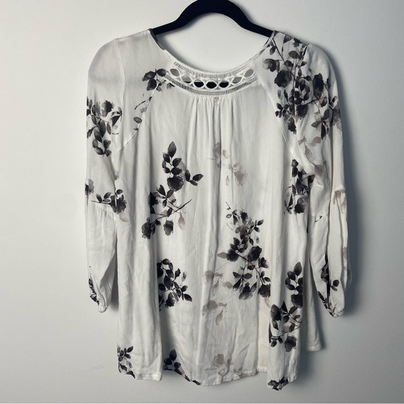 Gentle fawn / boho oversized floral button down blouse - Picture 4 of 7